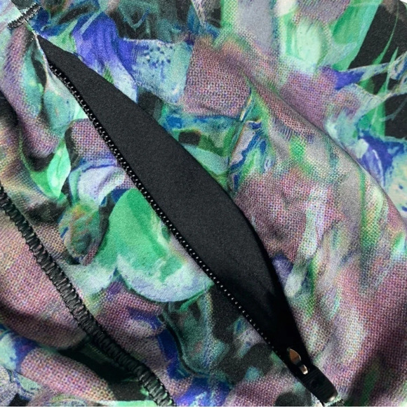 Lululemon Track That Mid-Rise  Short 5" Rapid Flourish Multi Side 2 Athletic - Picture 6 of 15